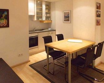 Apartment Quintett - Guesthouse Alba - Tickets Ep+rulantica Guaranteed Via - Rust - Dining room