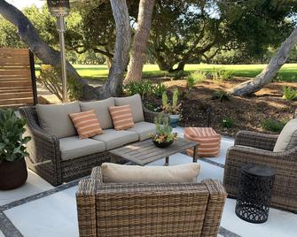 Newly remodeled, golf course home now accepting bookings. - Lompoc - Patio