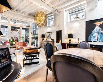 Maison Amodio - Brujas - Comedor
