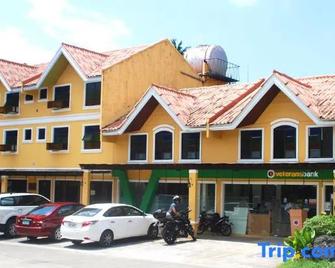 RedDoorz Plus @ Balai Sofia Bed & Breakfast - Talisay - Building