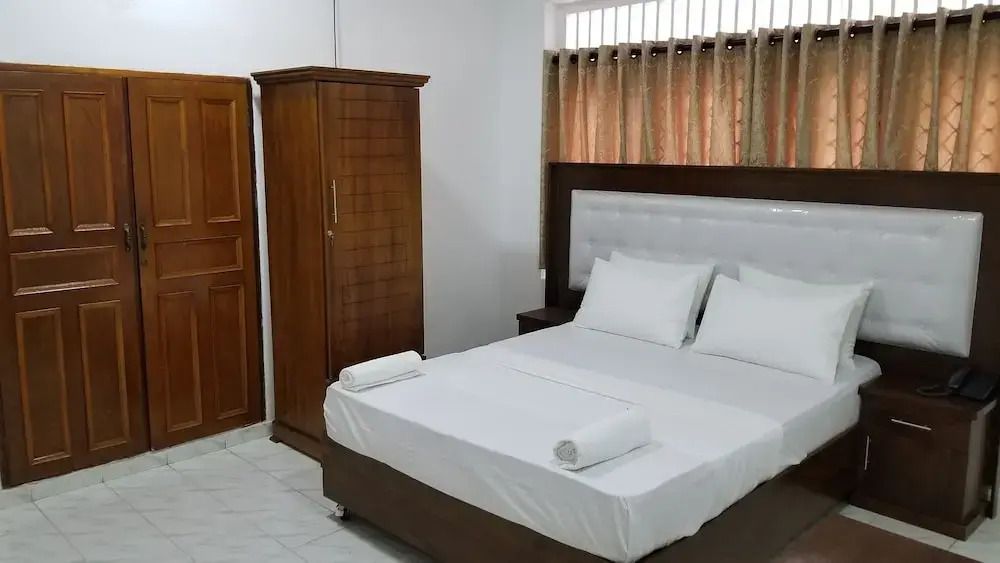 Metro Marine Drive Hotel