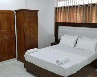 Metro Marine Drive Hotel - Colombo