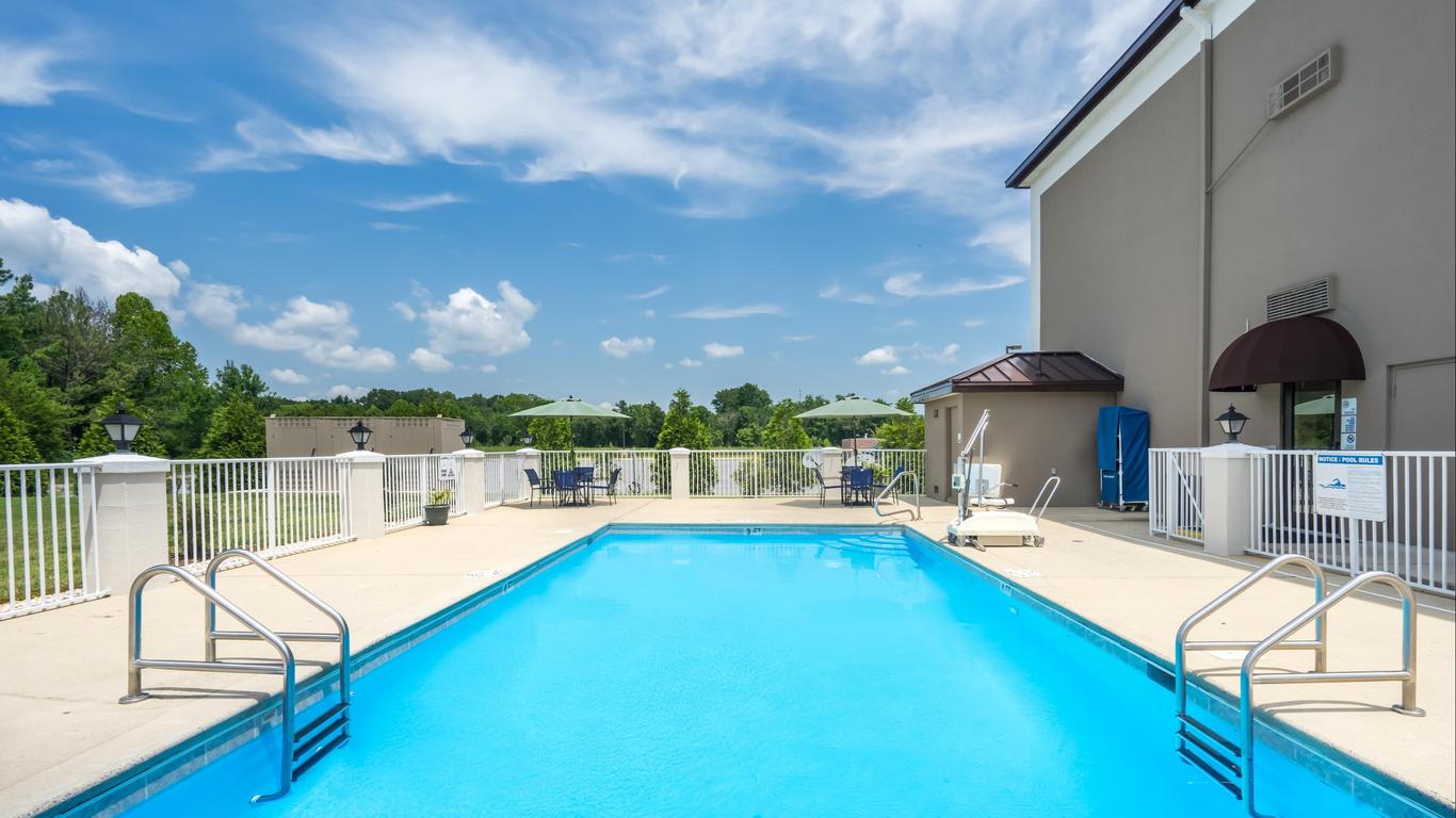 Holiday Inn Express & Suites Fort Payne