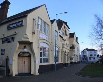 The Grand Hotel - Port Talbot - Gebäude