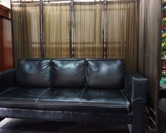 Halina Hotel- Avenida - מנילה