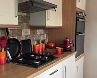 Cosy House in Lovely Market Town - Newport - Kitchen