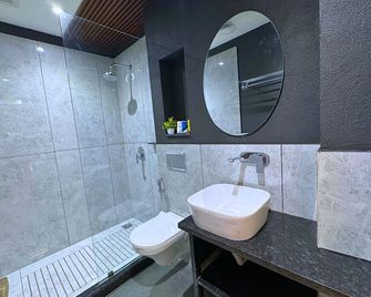 Lime Tree Hotel Sector 51 Gurgaon - Gurugram - Baño