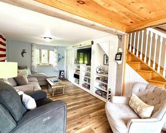 Seabreeze Cove Waterfront Cottage - Spruce Head - Sala de estar