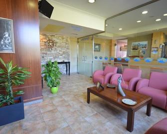 Hotel Maracaibo - Portonovo - Lobby