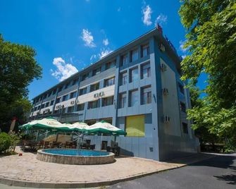 Ustra Hotel - Kardzhali - Building