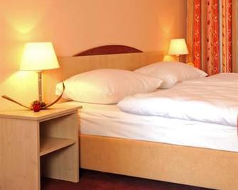 Neuhöfer am Südpark Stadt-gut-Hotel - Bad Nauheim - Bedroom