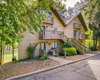 Keowee Key Condo Rental with Golf Course View! - Salem - Building