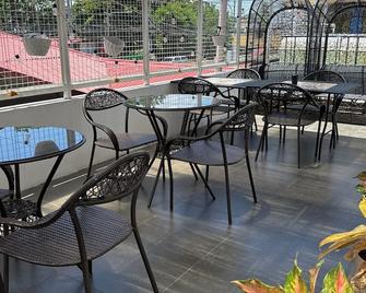 Thirdys Tourist Inn - Legazpi City - Balcón