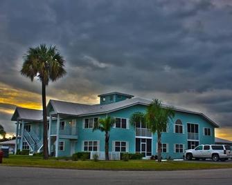 Roland And Mary Ann Martin Resort - Clewiston - Building