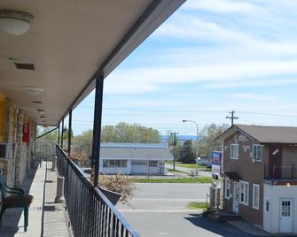 Modern Motel - Thunder Bay - Balkon