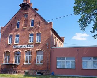 Gästewohnung Heinrich Heine Schule - Bad Dürrenberg - Gebäude