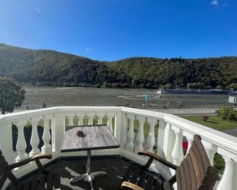 Hotel Schön am Rhein - Assmannshausen - Balcony