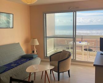 Spacious 2-bedroom apartment with private parking, for 6 people facing the sea - Saint-Jean-de-Monts - Salon