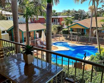 Beaches Serviced Apartments - Taylors Beach - Pool