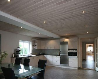 Liseby Bed & Breakfast - Stege - Keuken