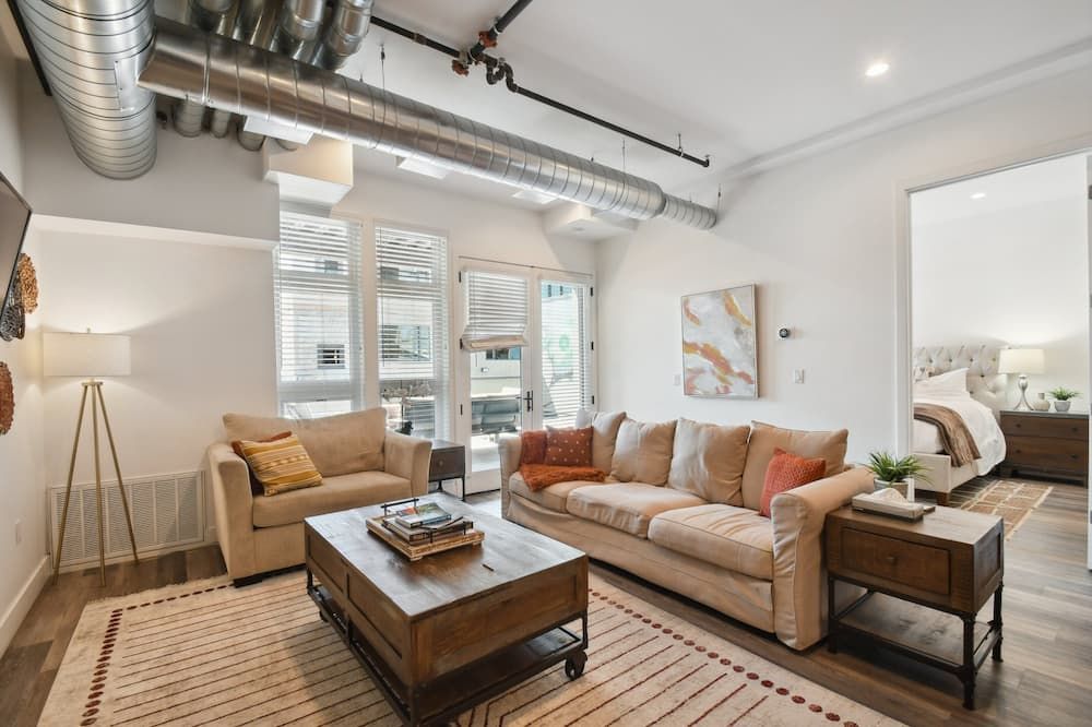 3198 Industrial Chic at RiNo Art Lofts - דנבר - סלון