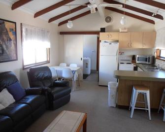 Hartog Cottage 1 - Denham - Denham - Living room