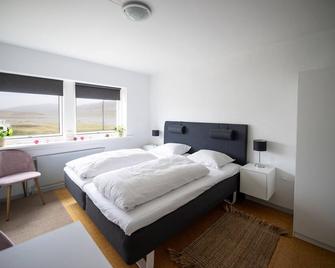 The Old Sherrif's House - Family Friendly - Beach - Miðvágur - Habitación