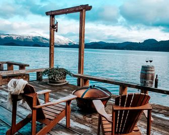 Rustic and Comfortable Beach House for a Vacation in Alaska - Seldovia