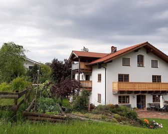 Ferienwohnung Bauer Katrin und Florian - Prien am Chiemsee - Building