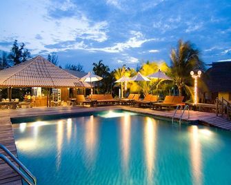 Lawana Escape Beach Resort - Hua Hin - Piscina
