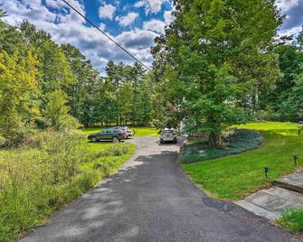 Woodstock Getaway with Hot Tub about 2 Mi to Dtwn! - Woodstock - Venkovní prostory
