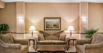 Rodeway Inn & Suites - Salina - Vardagsrum