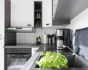 Bauhaus Design-Luxus Apartment, 20er Jahre Stil, Garten - Gera - Küche