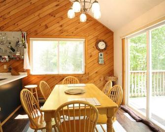 Private Pet Friendly Home in Waterville Estates (HH63E) - Campton - Comedor