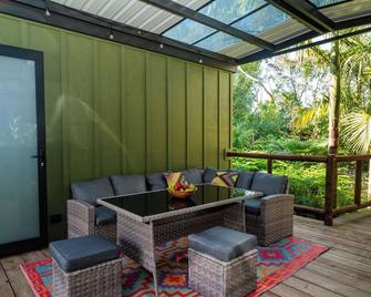 The Funky Escape at The Nest Waihi Beach - Waihi Beach - Patio