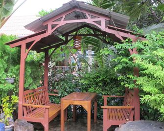 Adrian View Resort - Chonburi - Patio