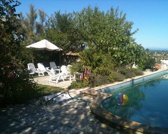 holiday park vines pool jacuzzi sauna steam room in beautiful park - La Chapelle-de-Guinchay - Pool