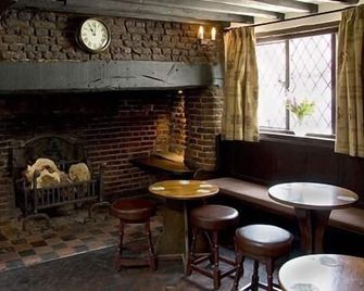 The Brocket Arms - Welwyn Garden City - Lounge