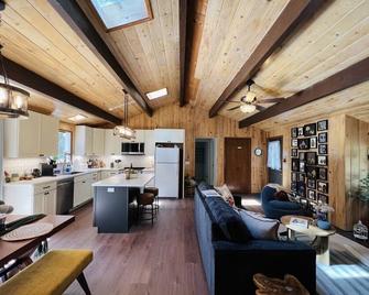 Perch - Ellie's Secret Cabin - Coupeville - Kitchen