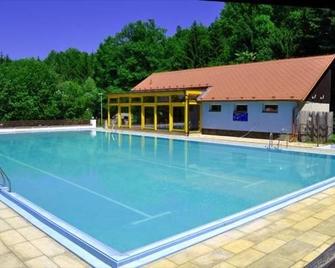 Sporthotel Barborka - Hluboka nad Vltavou - Zwembad