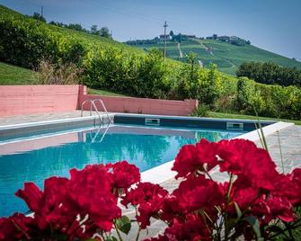 Villa con piscina e intera struttura a uso esclusivo casa del moré - La Morra - Piscina