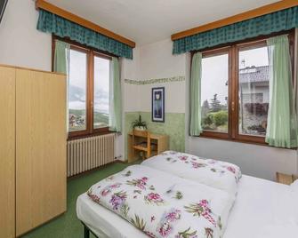 Hotel Alt Spaur - Spormaggiore - Schlafzimmer