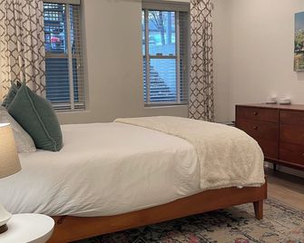 Luxe Townhouse Flat in Hip Neighborhood, - 華盛頓
