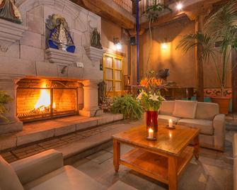 Hotel Casa Del Refugio - פצקוארו - טרקלין