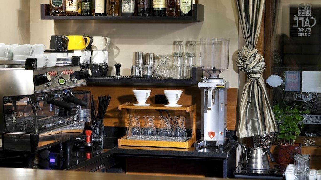 Hunger Wall Residence