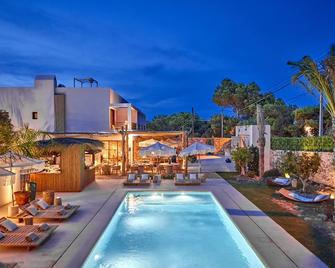 Mar Suites Formentera by Universal Beach Hotels - Es Pujols - Pool