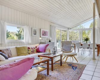 Nice Home In Hornbaek With Kitchen - Hornbaek - Wohnzimmer