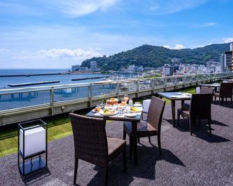 Pearl Star Hotel Atami - Atami - Balkon