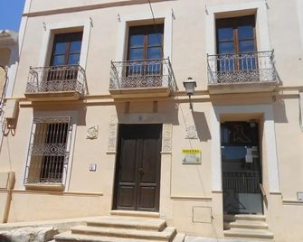 Hostal Casa Museo La Pajara - Hellín - Edificio