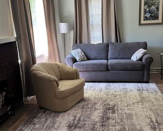 Relax, Unwind And Enjoy! - Cody - Living room